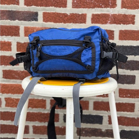 Vintage 00’s GAP Multi Pocket Streetwear Bag